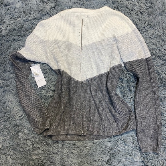 Stitch Did Design History Sweater grey nwt medium - Picture 9 of 9